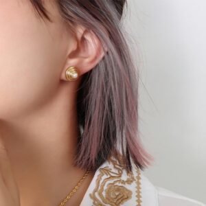 حلق ذهبي مع لولو