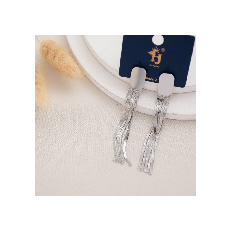 حلق فضي بتصميم مستطيل مدندش