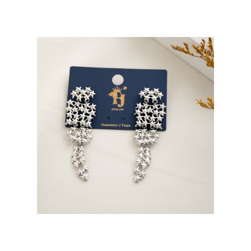 حلق فضي طويل بتصميم نجوم