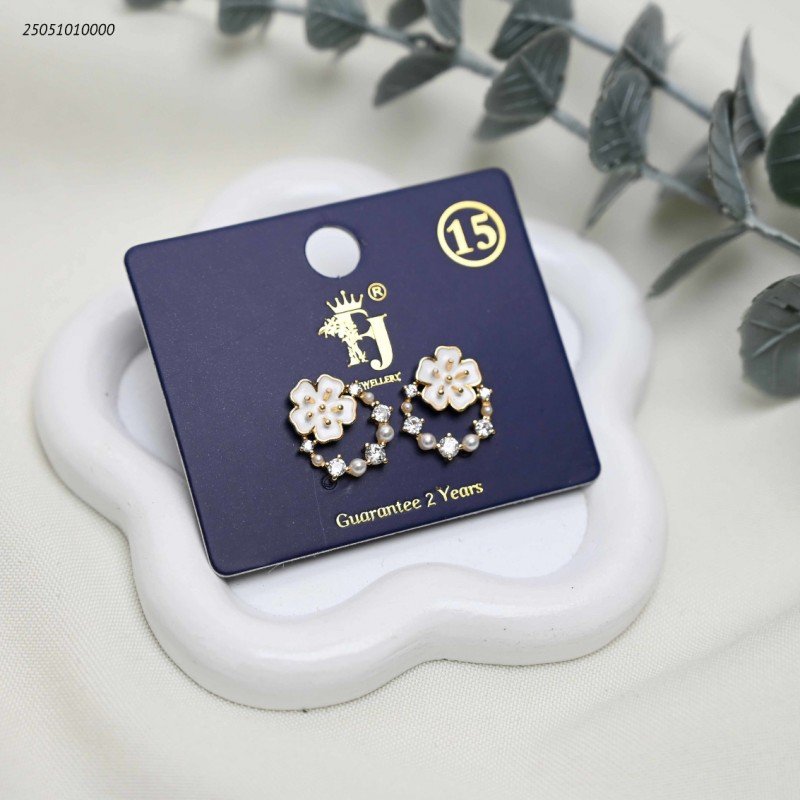 حلق على شكل وردة ملونة لون ذهبي