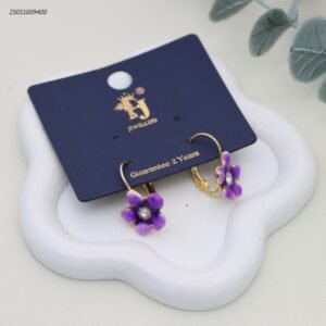 حلق على شكل وردة ملونة لون ذهبي