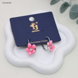 حلق على شكل وردة ملونة لون فضي وزهري