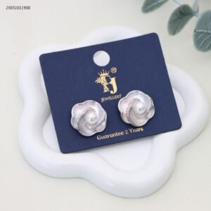 حلق على شكل وردة ملونة مع زركون لون فضي وزهري