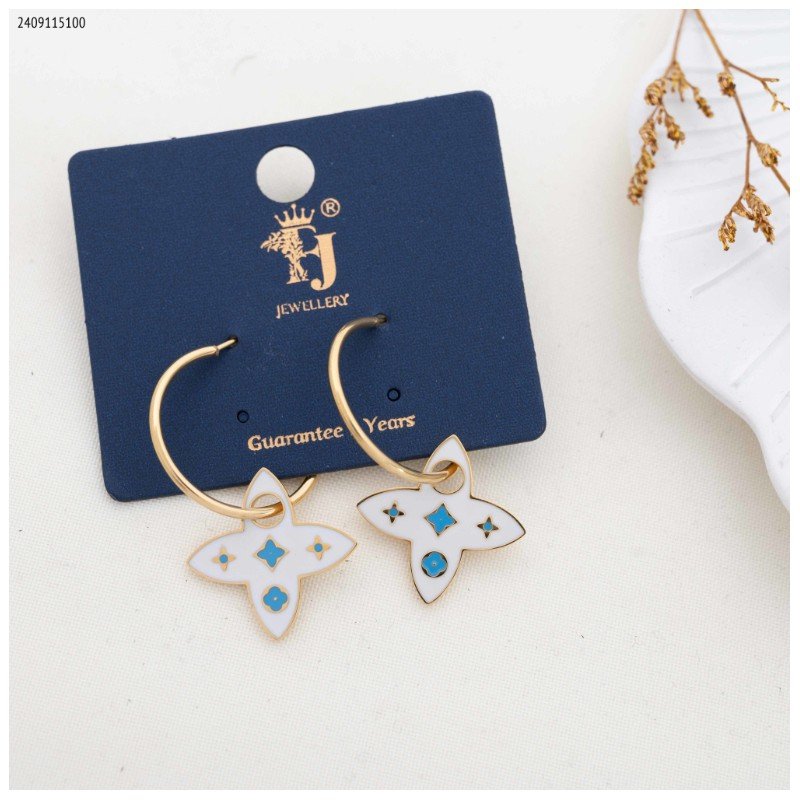 حلق نجوم لون ذهبي و أبيض