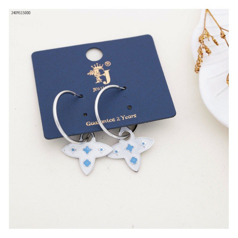 حلق نجوم لون فضي و أبيض