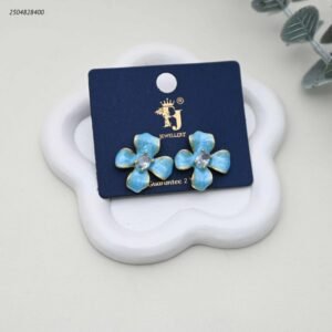 حلق نسائي بتصميم زهرة مطلية بالمينا الفيروزية ومرصعة بالكريستال لون ذهبي