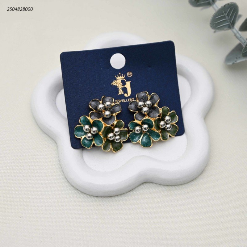 حلق نسائي بتصميم زهور متعددة الألوان مطلية بالمينا لون ذهبي