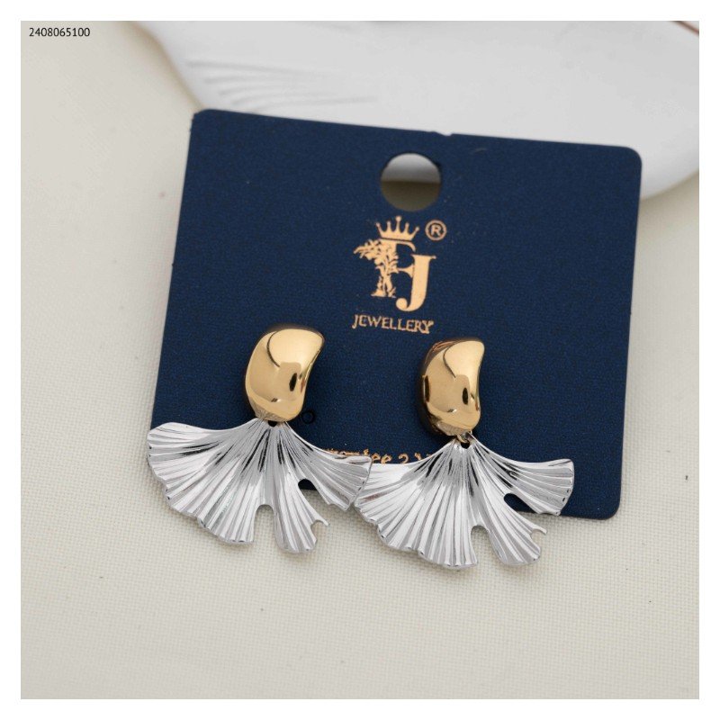 حلق نصف وردة لون ذهبي وفضي