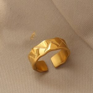 خاتم ذهبي عريض