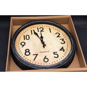 ساعة حائط ارقام موشحة فضي