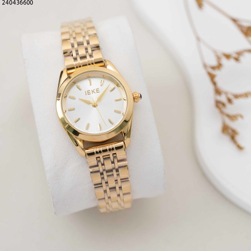 ساعة نسائية بيضاوية مع حزام معدني لون ذهبي