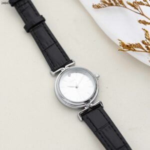 ساعة نسائية دائرية مع حزام جلدي لون ذهبي