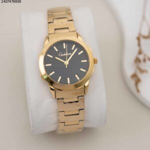 ساعة نسائية دائرية مع حزام مجدل لون فضي