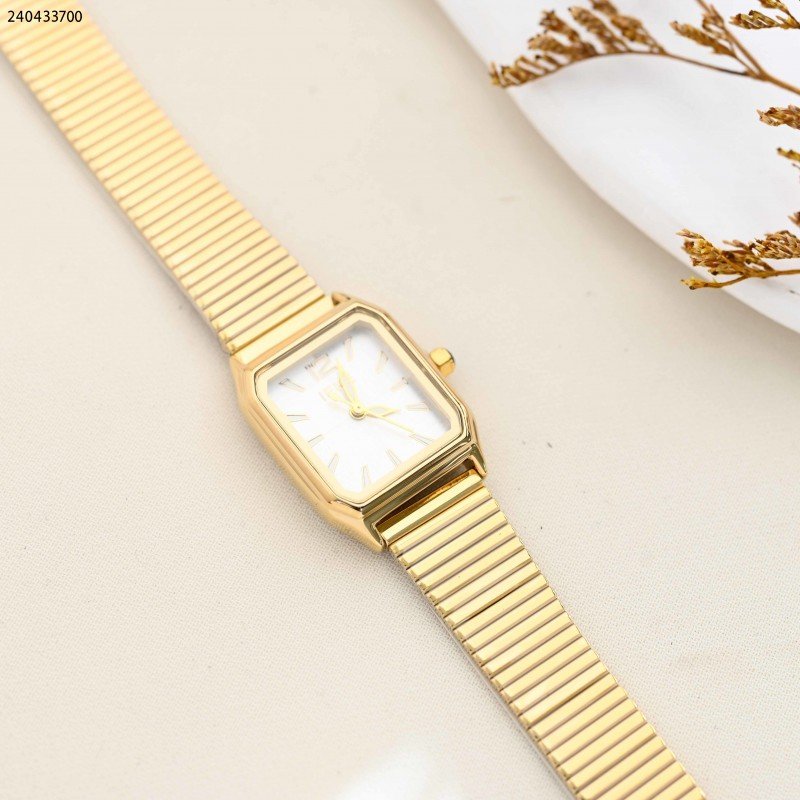 ساعة نسائية دائرية مع حزام معدني لون ذهبي