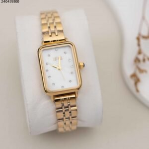 ساعة نسائية دائرية مع حزام معدني لون فضي