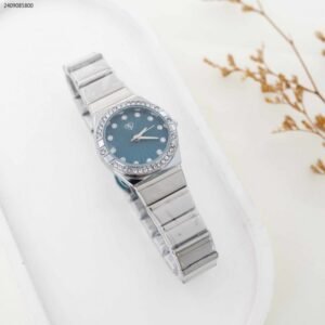 ساعة نسائية دائرية مع زركون - Fj (اللون: فضي)