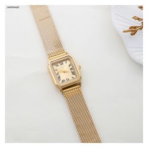 ساعة نسائية مربعة (اللون: ذهبي)
