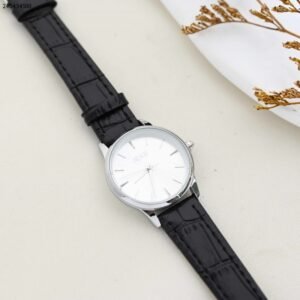 ساعة نسائية مربعة مع زركون لون ذهبي