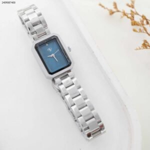 ساعة نسائية مستطيلة (اللون: فضي)