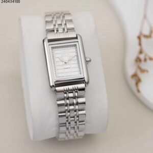 ساعة نسائية مستطيلة مع حزام معدني لون فضي