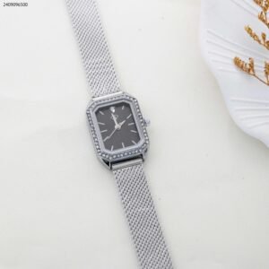 ساعة نسائية مستطيلة مع زركون (اللون: فضي واسود)