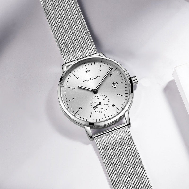 ساعة يد معدنية للرجال لون فضي من Mini Focus