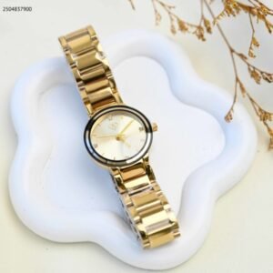 ساعة يد نسائية أنيقة لون ذهبي