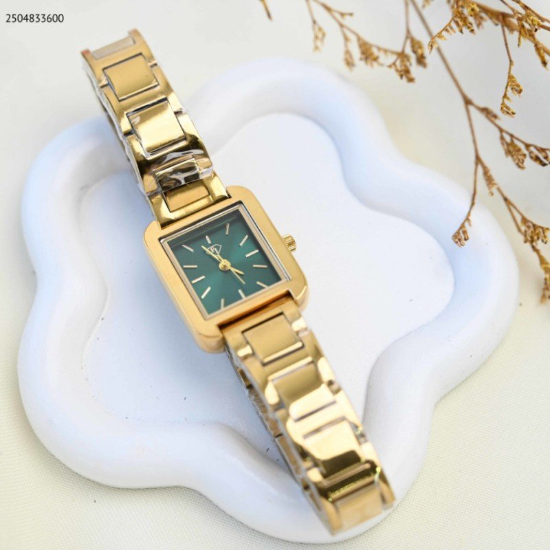 ساعة يد نسائية أنيقة لون ذهبي واخضر