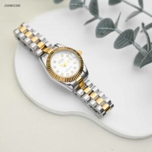 ساعة يد نسائية لون ذهبي وفضي