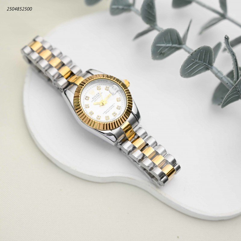 ساعة يد نسائية لون ذهبي وفضي