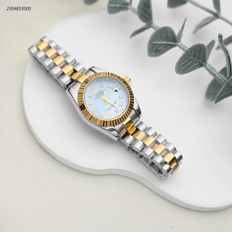 ساعة يد نسائية أنيقة لون ذهبي وفضي