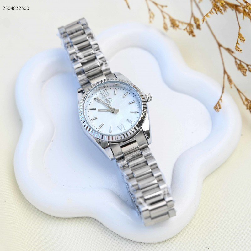 ساعة يد نسائية أنيقة معدنية  لون فضي