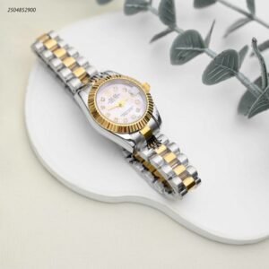 ساعة يد نسائية أنيقة  لون فضي و ذهبي