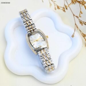 ساعة يد نسائية أنيقة لون فضي و ذهبي