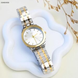 ساعة يد نسائية أنيقة لون فضي و ذهبي