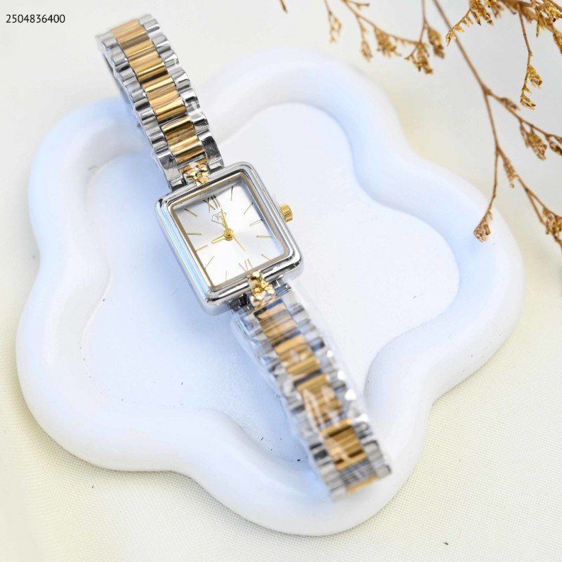 ساعة يد نسائية أنيقة لون فضي و ذهبي