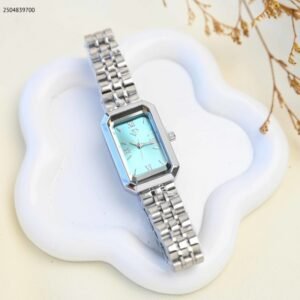 ساعة يد نسائية أنيقة لون فضي واخضر