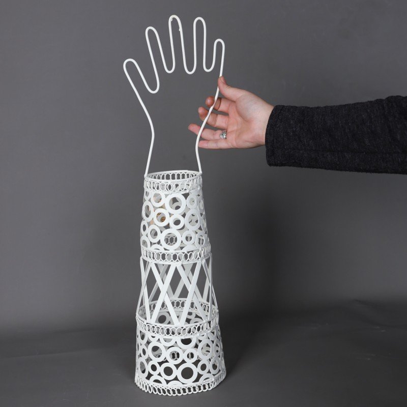 كف يد معدن حجم كبير