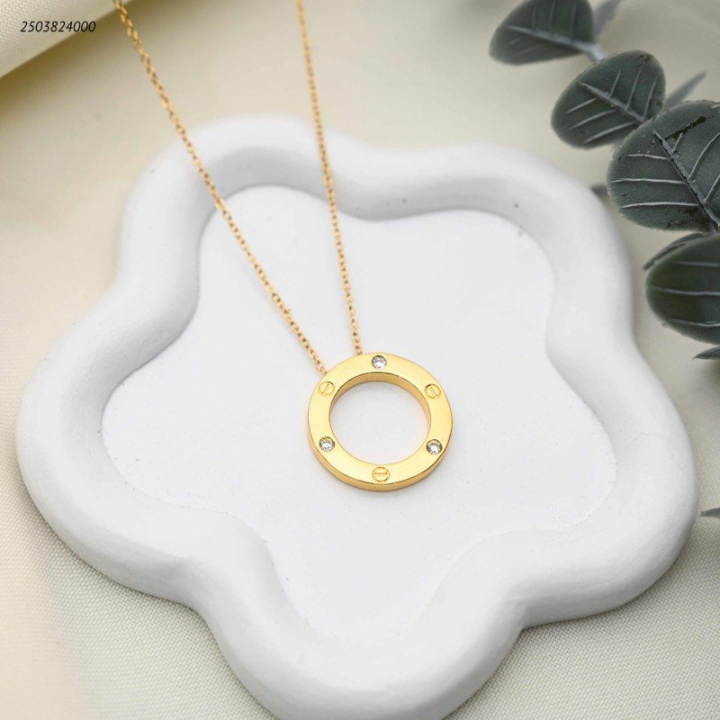 سلسال بتصميم دائري مرصع بفصوص صغيرة لون ذهبي