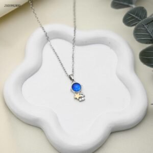 سلسال بتعليقة رائد فضاء وزجاج أزرق ونجمة ذهبية لون فضي