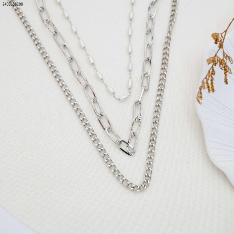 سلسال ثلاثة طبقات جنزير وحبات لولو لون فضي