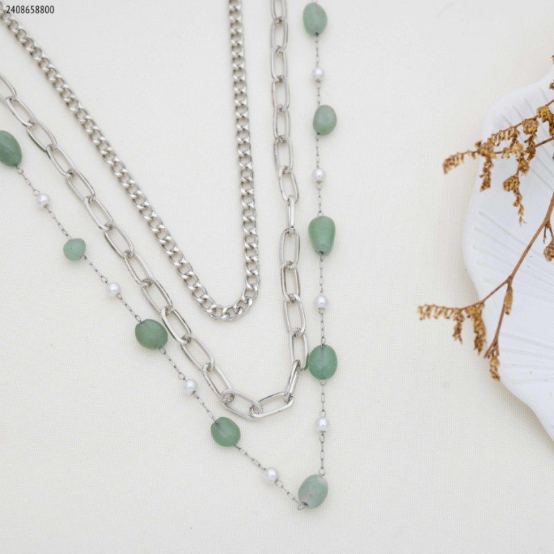 سلسال جنزير ثلاثة طبقات مع خرز ولولو لون فضي