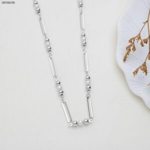 سلسال حبات لولو مع حلقات مستطيلة لون فضي