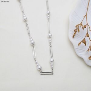 سلسال حبيبات لولو مع حلقات طويلة لون فضي