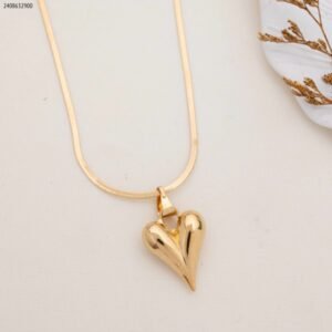 سلسال حية مع تعليقة قلب منفوخ لون ذهبي