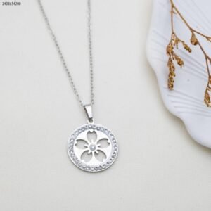 سلسال دائري مع وردة مع زركون لون فضي