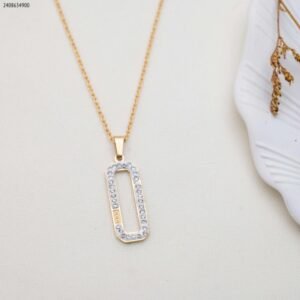 سلسال دبوس مستطيل لون ذهبي