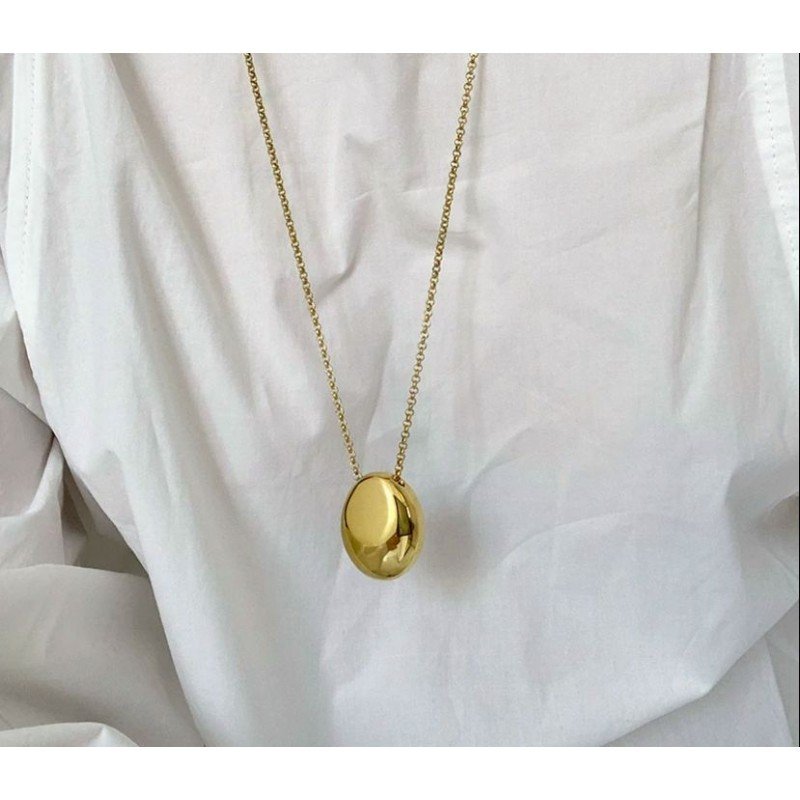 سلسال ذهبي بتصميم بيضاوي