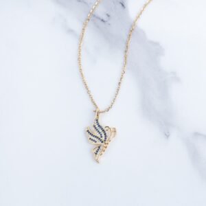 سلسال ذهبي بتصميم فراشة مع زركون كحلي