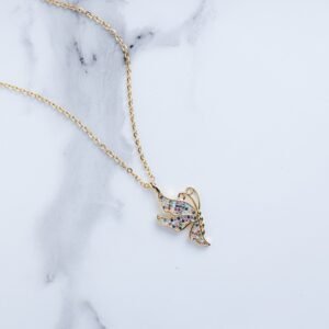 سلسال ذهبي بتصميم فراشة مع زركون ملون